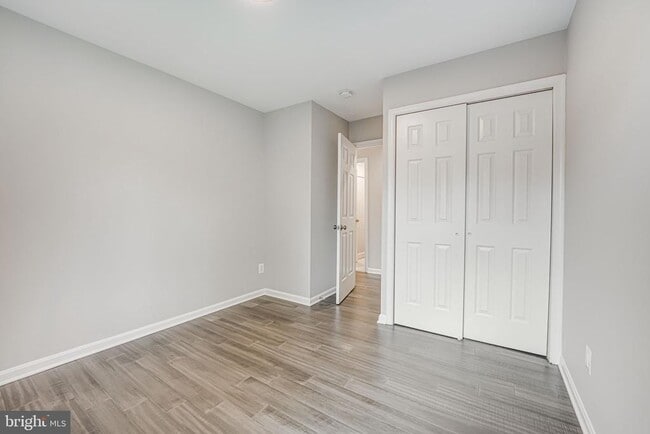 Building Photo - 2815 Lee Oaks Ct