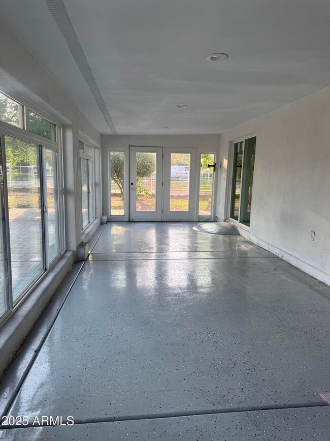 Building Photo - 5502 N 105th Ln