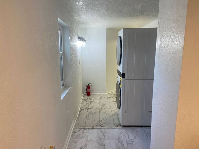 Building Photo - Inlaw Studio Apartment with Parking (ingleside / SFSU / CCSF)