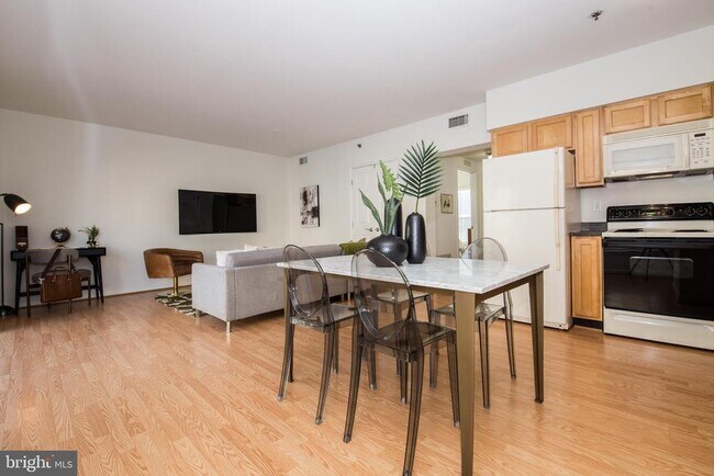 Building Photo - 1030 N 2nd St