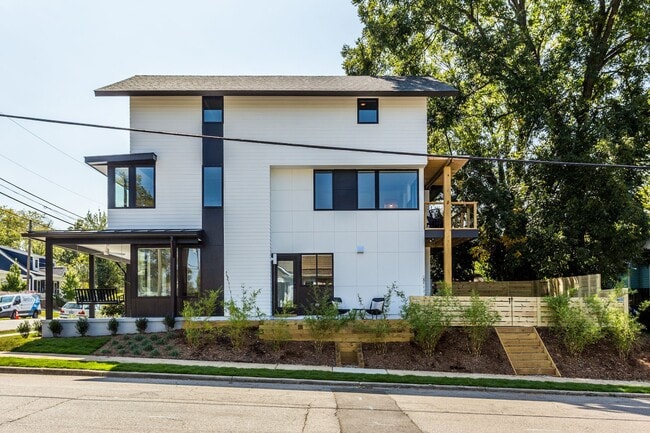 Building Photo - 123 Idlewild