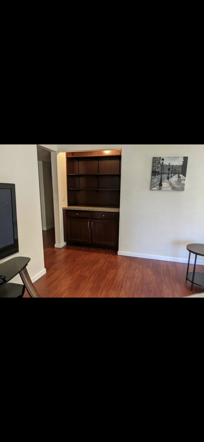 Building Photo - 310 N Civic Dr