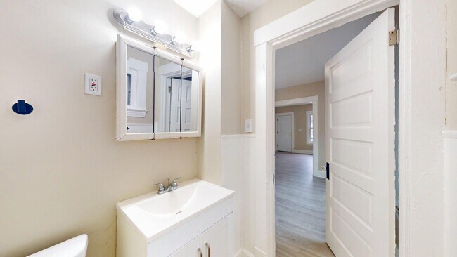 Building Photo - 3865 W 16th St