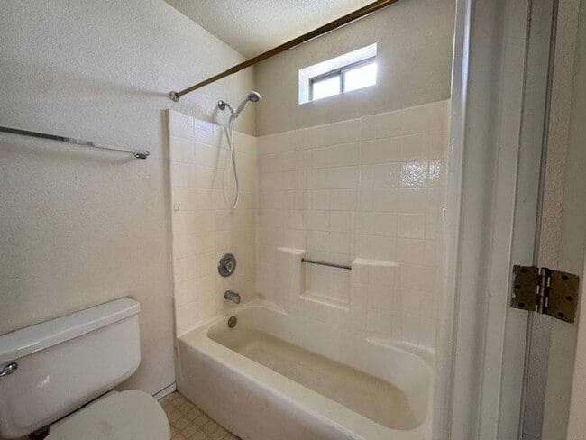 Building Photo - 2Br 2Ba Condo McCormick area w/Garage, Pool