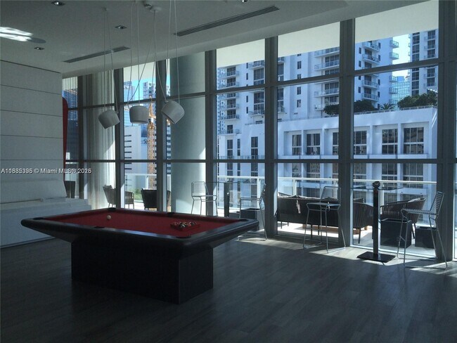 Building Photo - 1100S S Miami Ave
