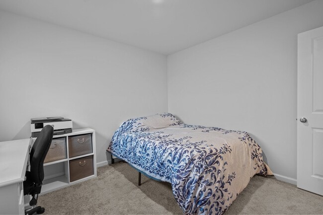 Building Photo - 402 Folkstone Rd