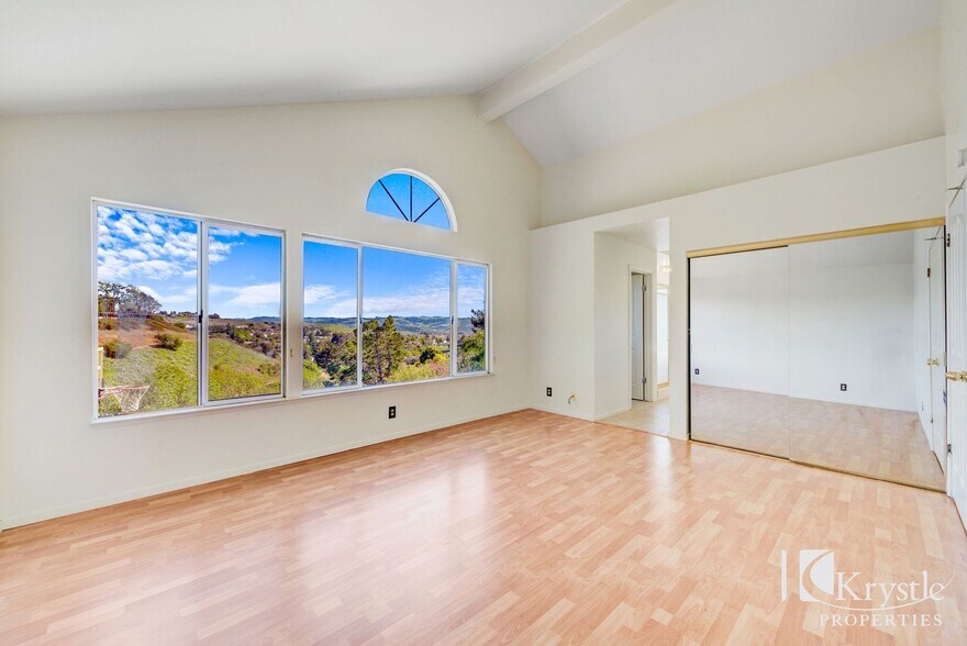 Building Photo - 349 Newcastle Dr