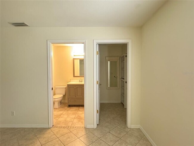 Building Photo - 2349 Honey Ln