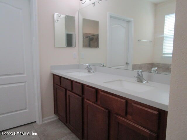 Building Photo - 742 Northside Dr S