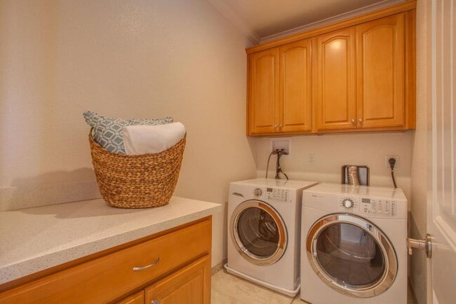 Building Photo - 70 wright avenue