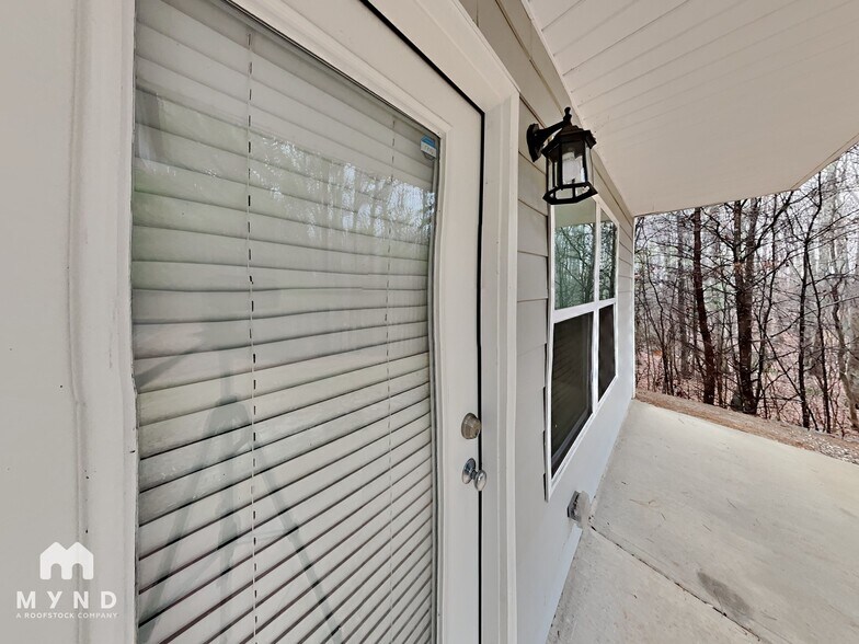 Building Photo - 331 Ashigan St