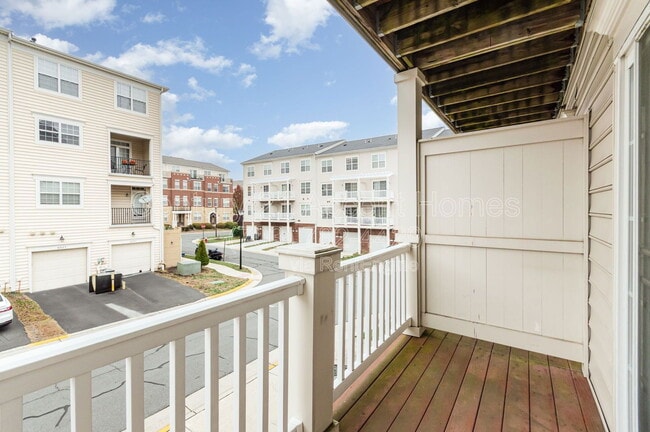 Building Photo - 22824 Ferncrest Terrace