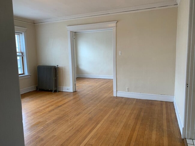 Interior Photo - 1318-20 Van Buren