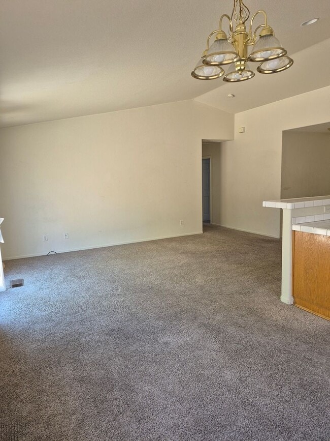 Building Photo - 290 Emigrant Way