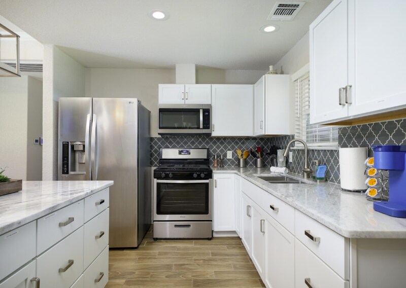 Building Photo - 350 Rasa Dr