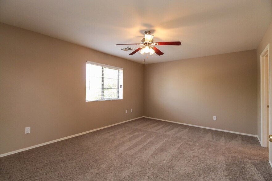 Building Photo - 1575 E Baylor Ln