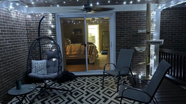 Building Photo - 6718 Deep Creek Dr