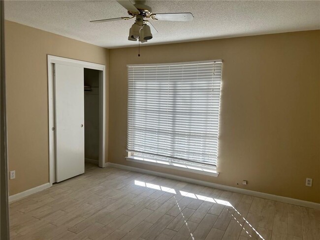 Building Photo - 7650 Harbor Dr