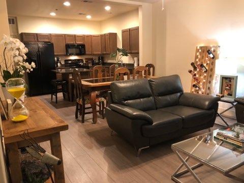 Building Photo - 10398 S Clarks Hill Dr