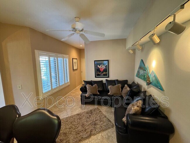 Building Photo - 38297 Crocus Ln