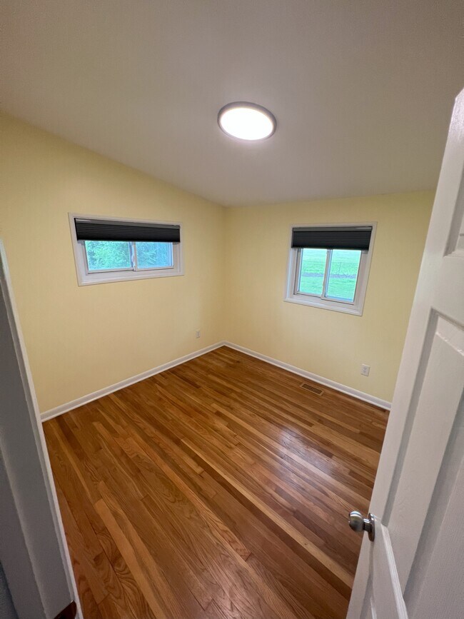 Building Photo - 17639 Dolores St