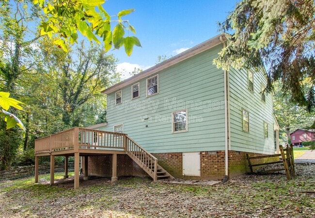 Building Photo - 2353 Shoreham Dr