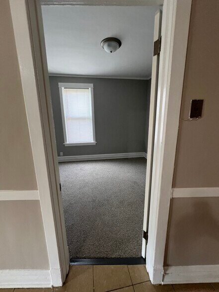 Building Photo - 4718 N Laramie Ave