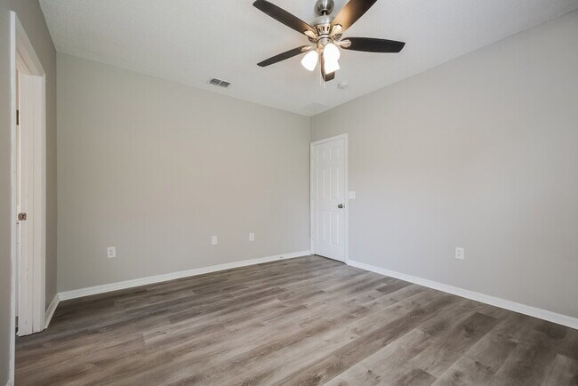 Building Photo - 829 Albi Ct