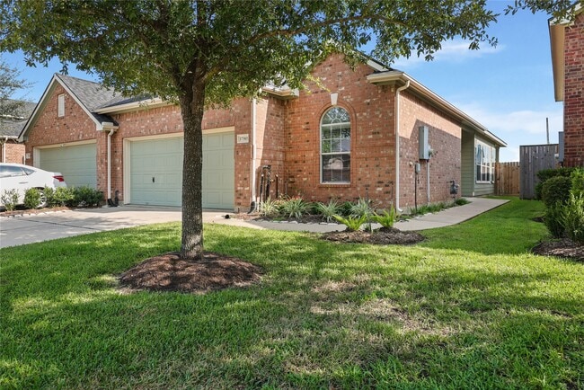 Building Photo - 17303 Brookhollow Ct Dr