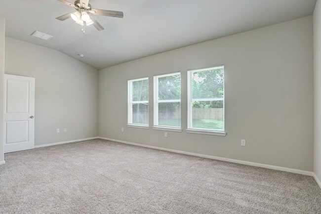 Building Photo - 725 W Foley St