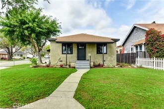 Building Photo - 551 W Crescent Dr