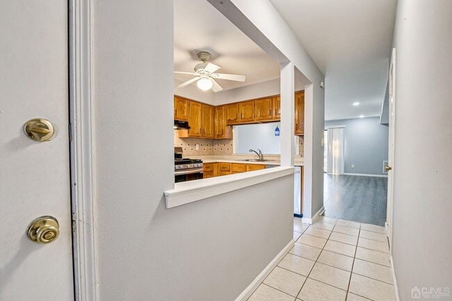 Building Photo - 1209 Woodbridge Commons Way