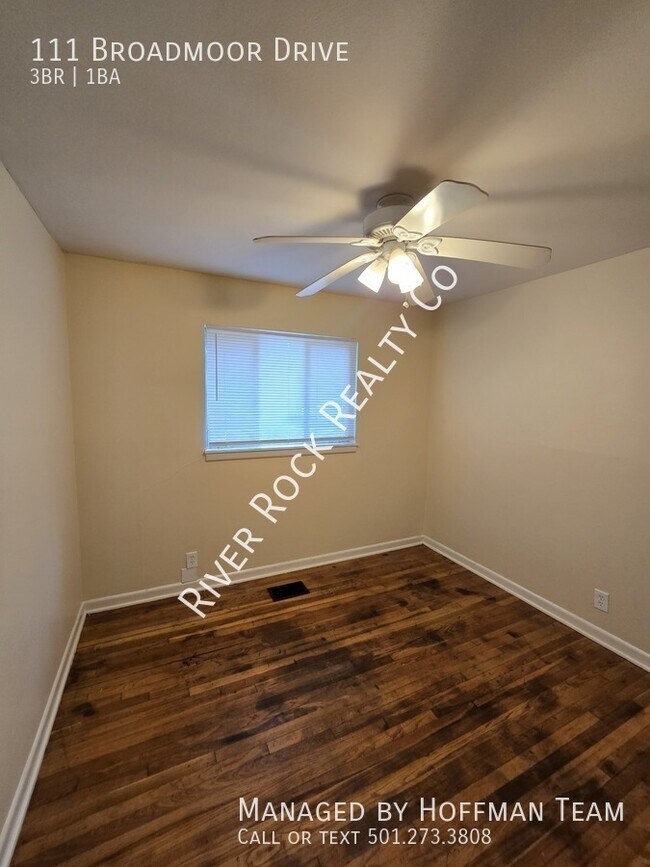 Building Photo - 111 Broadmoor Dr