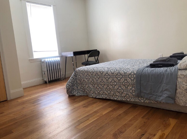 Building Photo - 12 Logan St