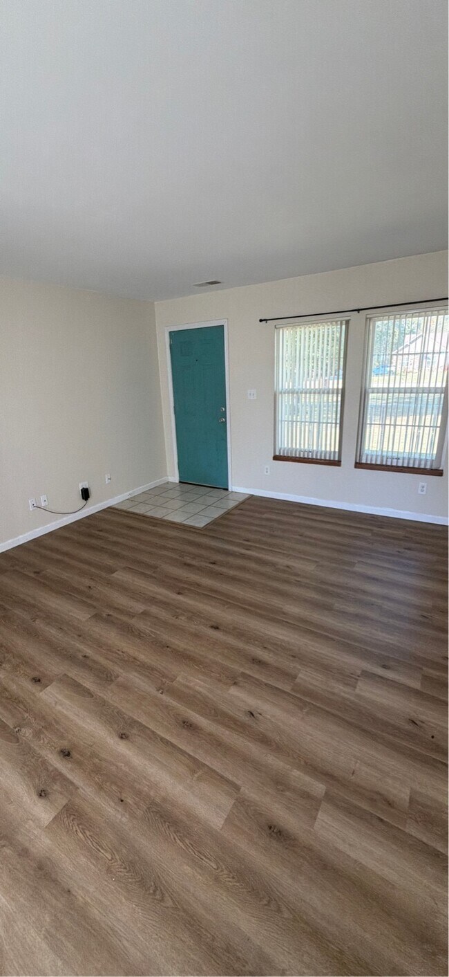 Building Photo - 11824 E Cypress Dr