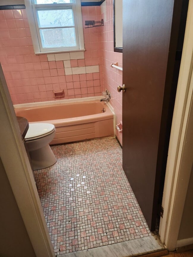 Building Photo - 6651CLARIDGE