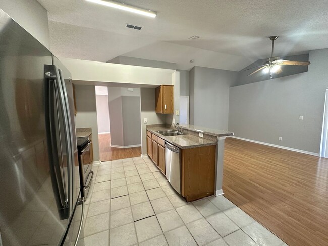 Building Photo - Awesome home near UCF for rent