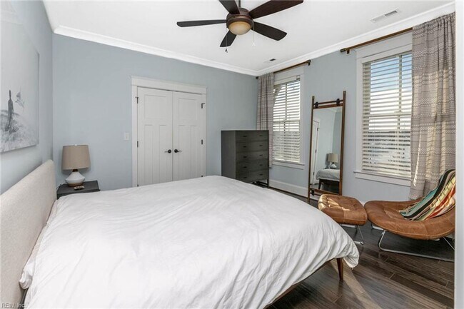 Building Photo - EAST BEACH