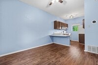 Building Photo - 3206 King St