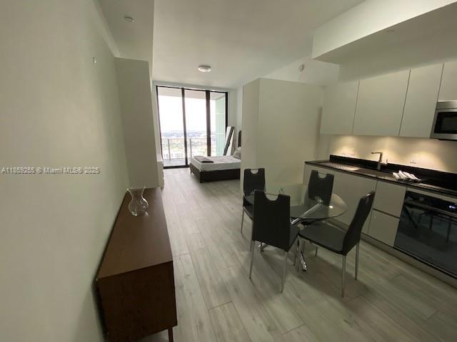 Building Photo - 1010 Brickell Ave