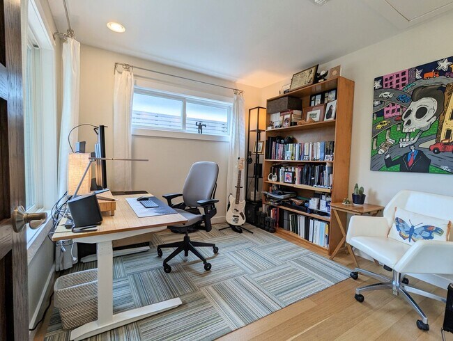 Building Photo - Remodeled Home Next To Zilker Park - 3 BR / 2 BA