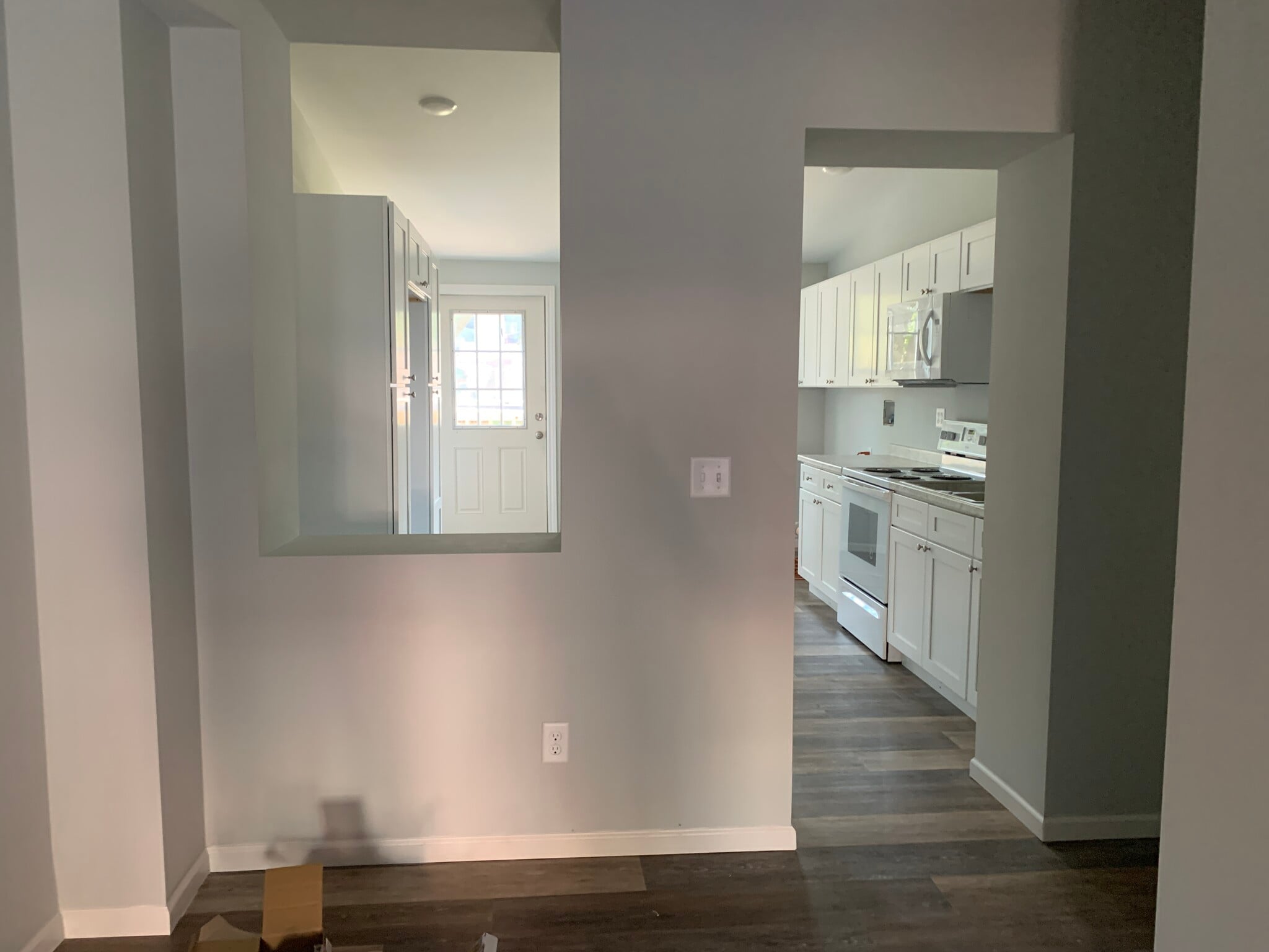 View from DR looking into kitchen - 407 Hamilton St