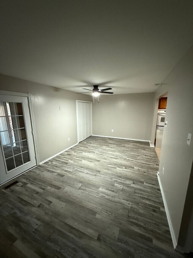 Building Photo - Adorable Fully renovated Townhouse in Bowie