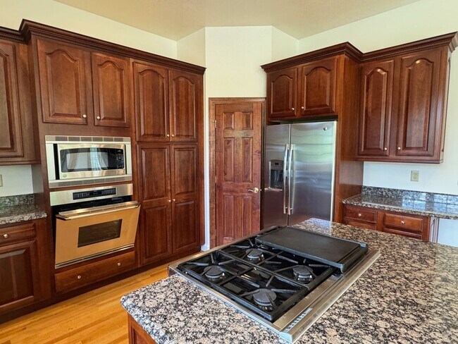 Building Photo - South AVL - Grand Residence in The Cotswol...