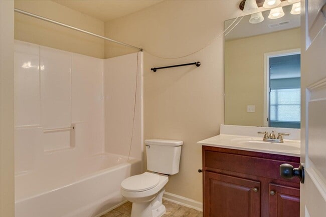 Building Photo - 2417 Sunflower Dr