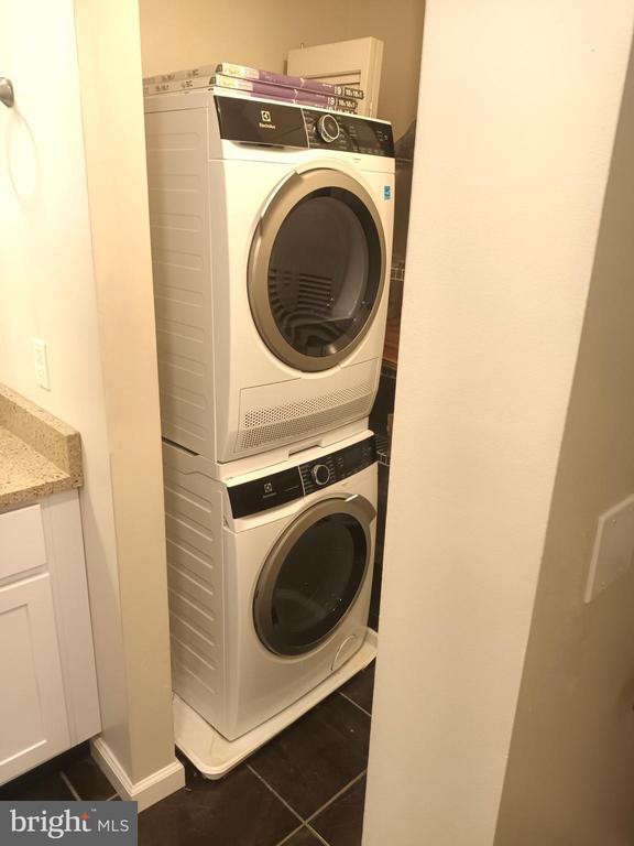 Building Photo - 5700 Chapman Mill Dr