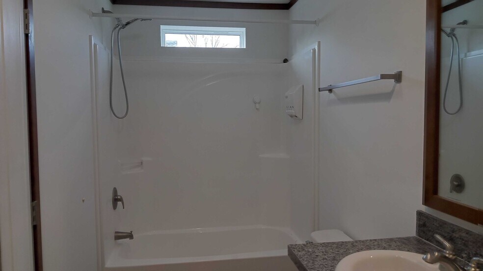 Building Photo - 36 Meggan Dr