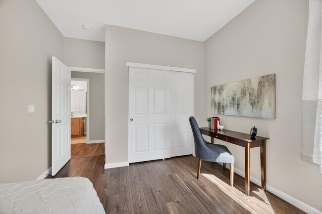 Building Photo - 2726 Genesee Dr