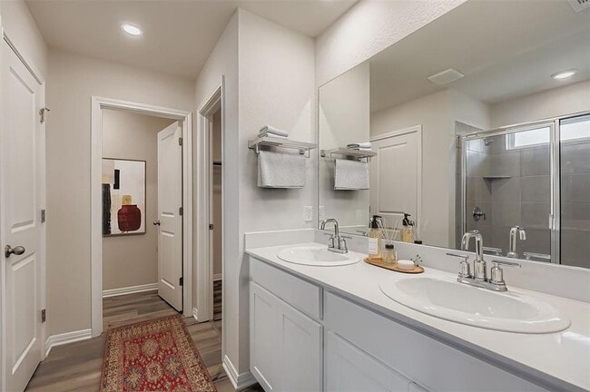 Building Photo - 121 Morning Dawn Ln