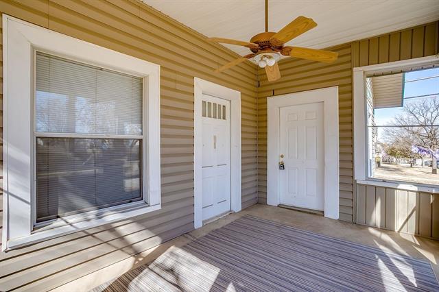 Building Photo - 3200 Sandage Ave